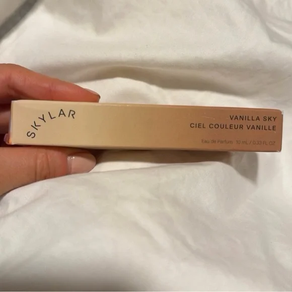NIB Skylar Vanilla Sky Eau de Parfum travel Rollerball - Picture 7 of 8